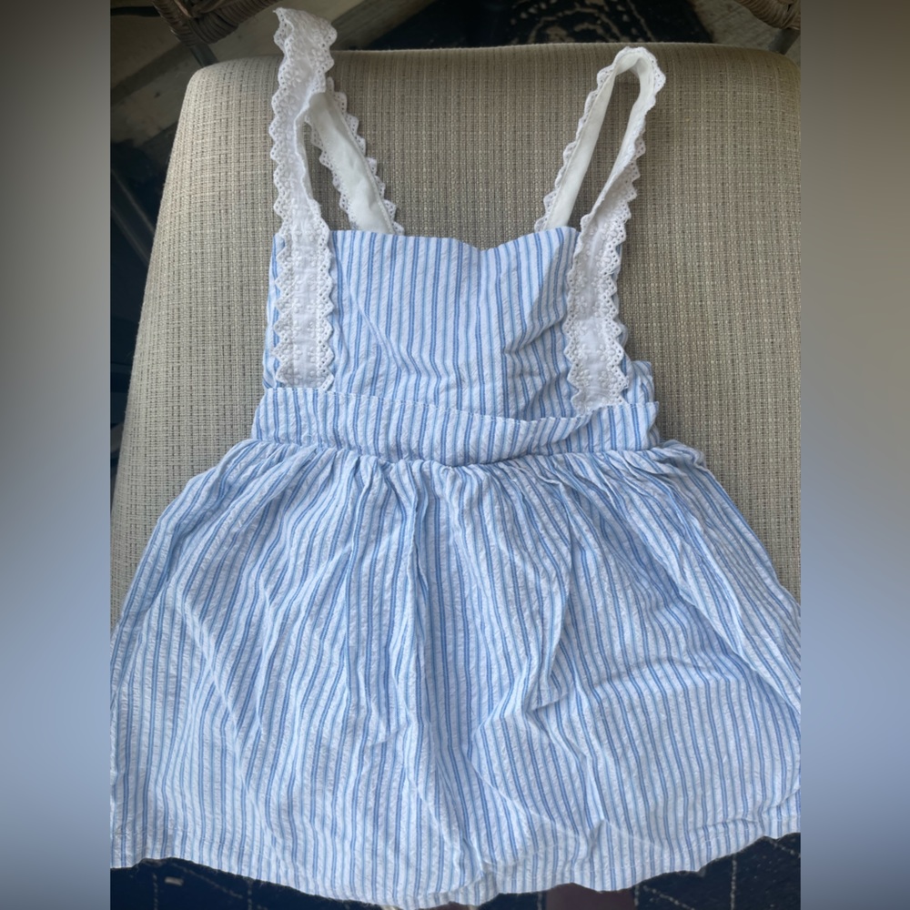 Sweet, flowy-bottom tank. Emma’s Garden, 4t.